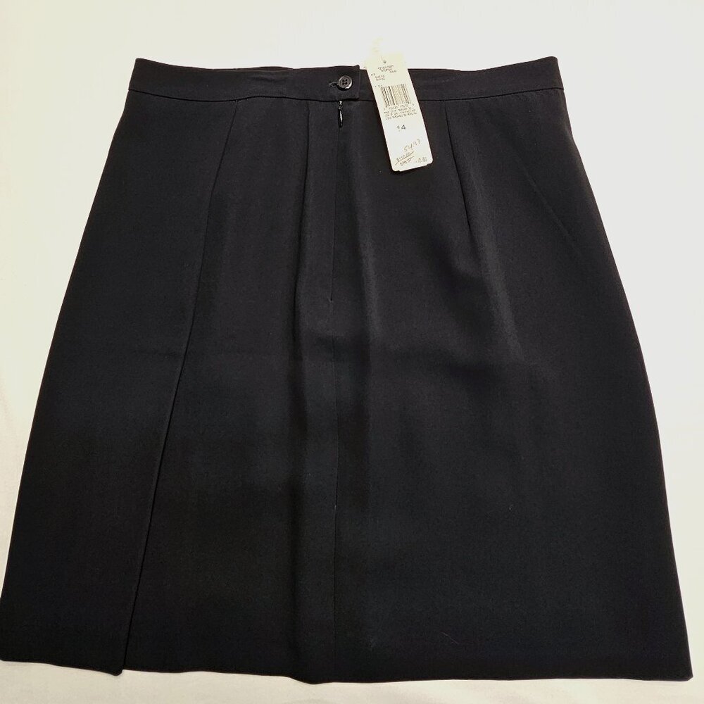 Jones New York - NWT - Pleated Black Skirt Size 14 (HS35)‎